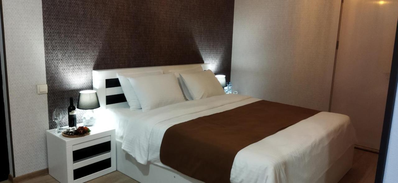Vere Corner Hotel Tbilisi Bagian luar foto