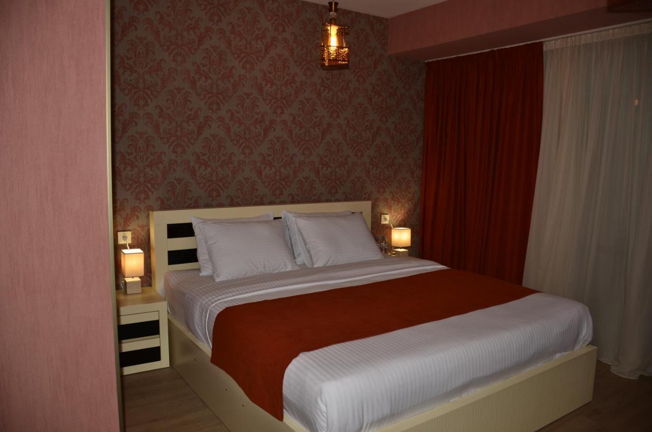 Vere Corner Hotel Tbilisi Bagian luar foto