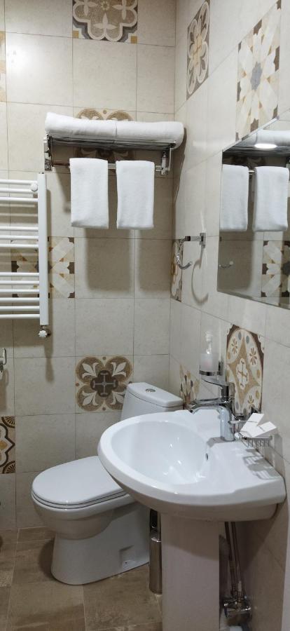 Vere Corner Hotel Tbilisi Bagian luar foto
