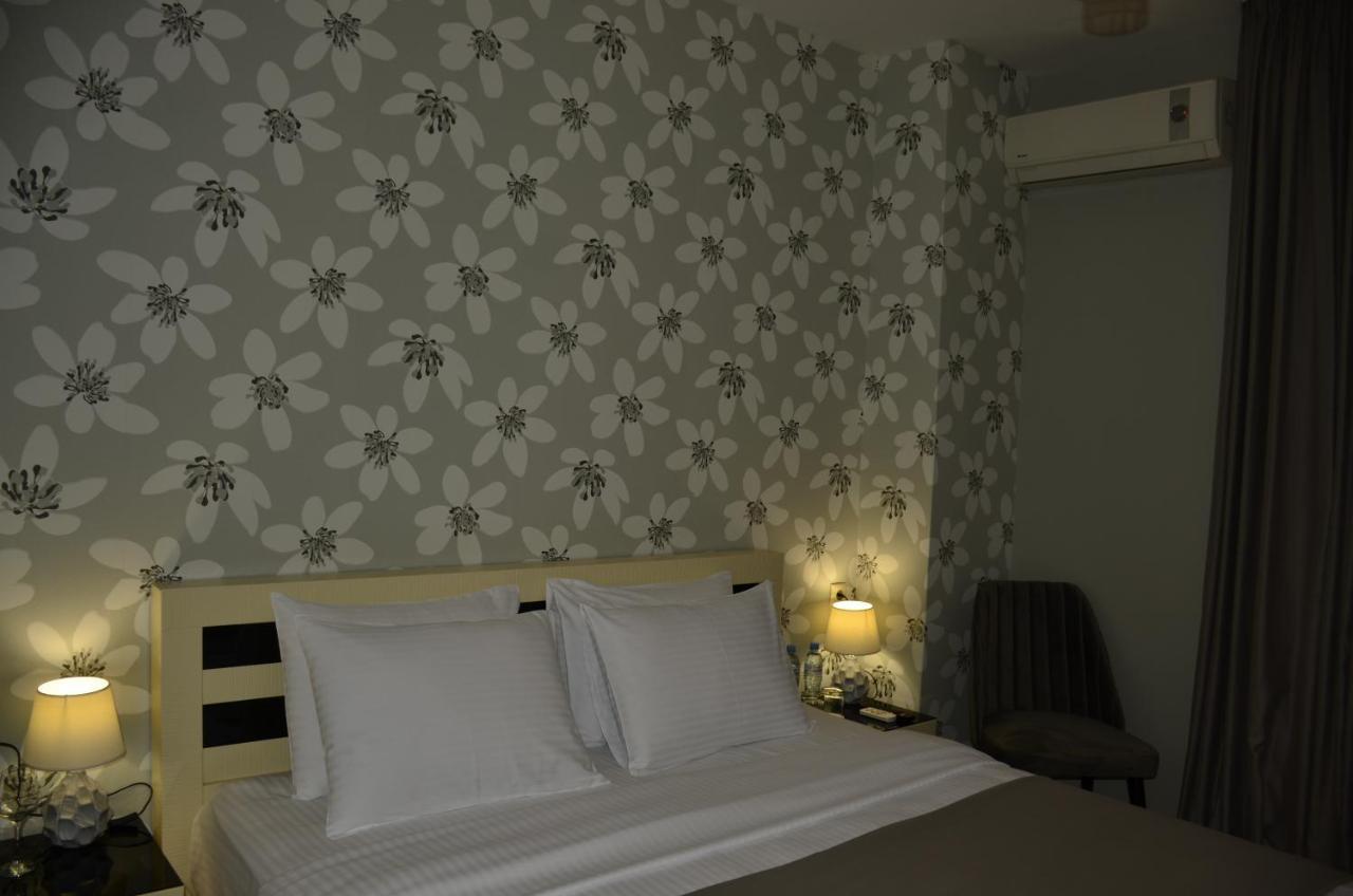 Vere Corner Hotel Tbilisi Bagian luar foto