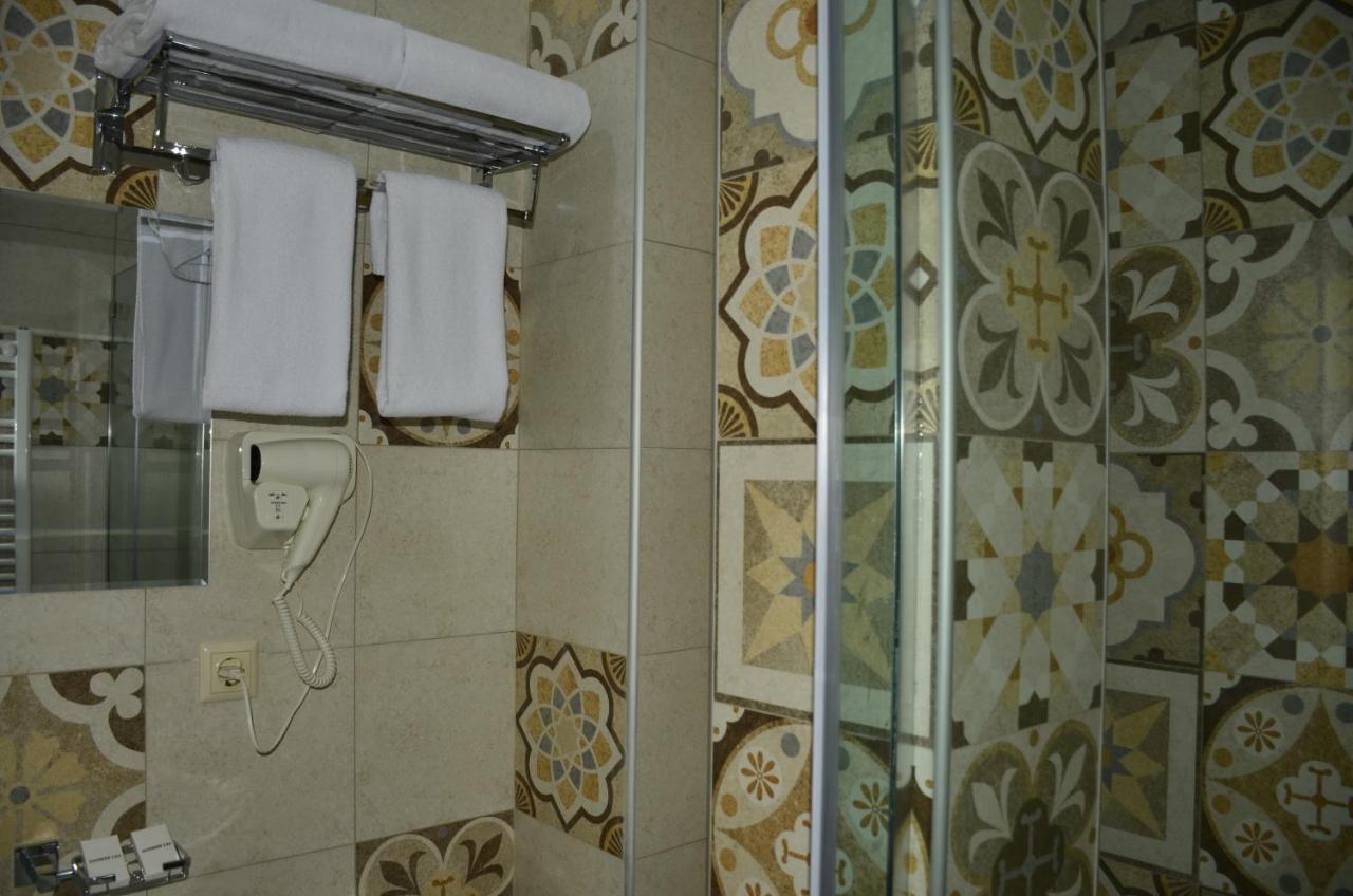 Vere Corner Hotel Tbilisi Bagian luar foto