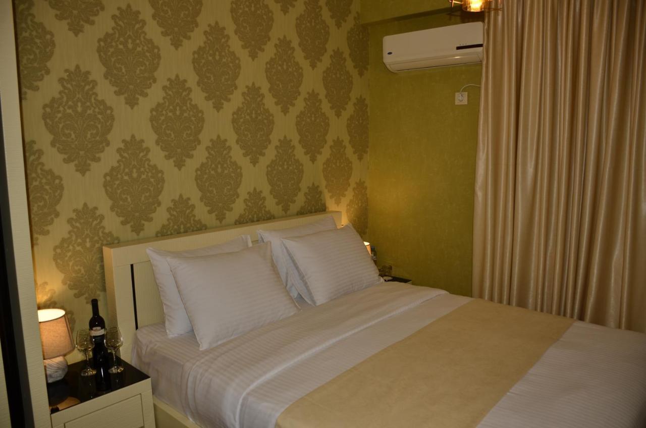 Vere Corner Hotel Tbilisi Bagian luar foto