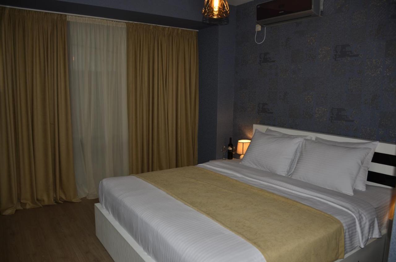 Vere Corner Hotel Tbilisi Bagian luar foto