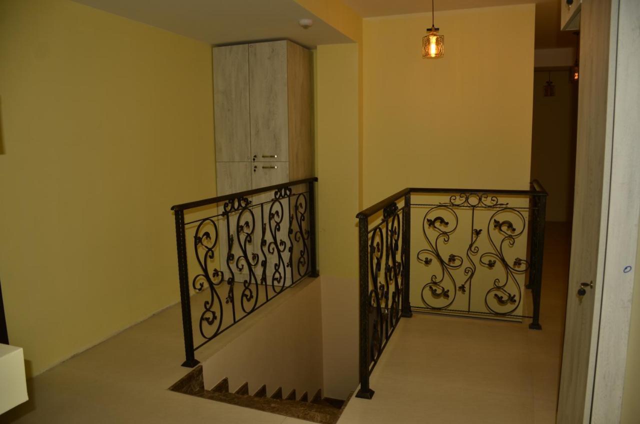 Vere Corner Hotel Tbilisi Bagian luar foto