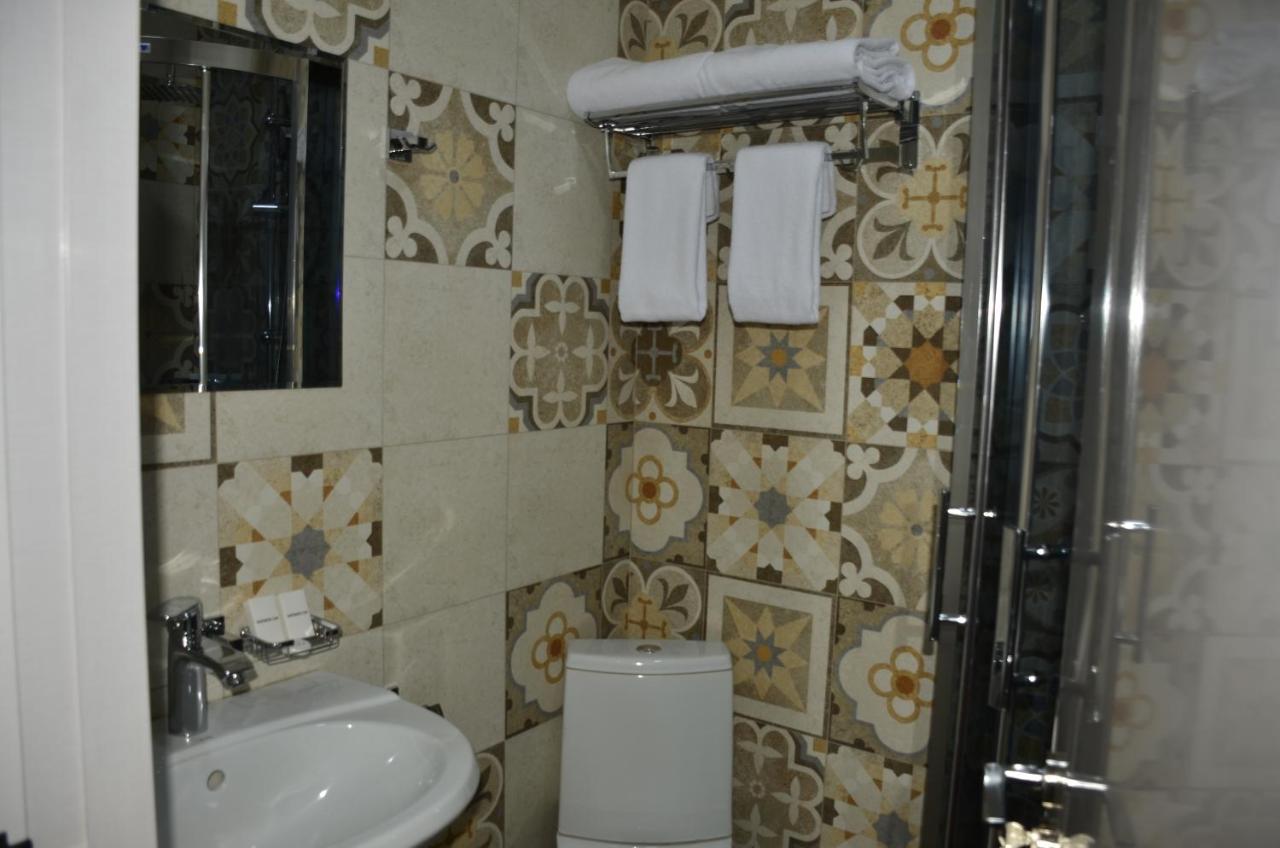 Vere Corner Hotel Tbilisi Bagian luar foto