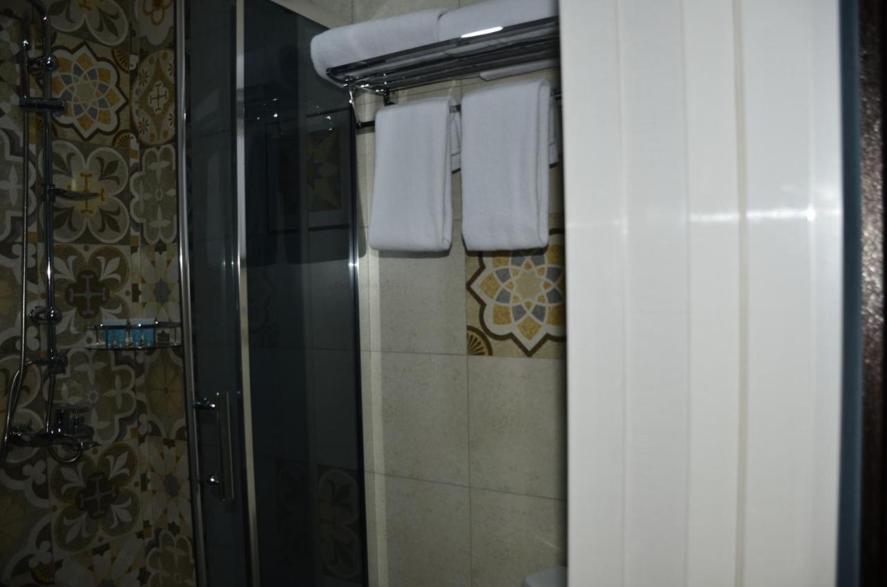 Vere Corner Hotel Tbilisi Bagian luar foto