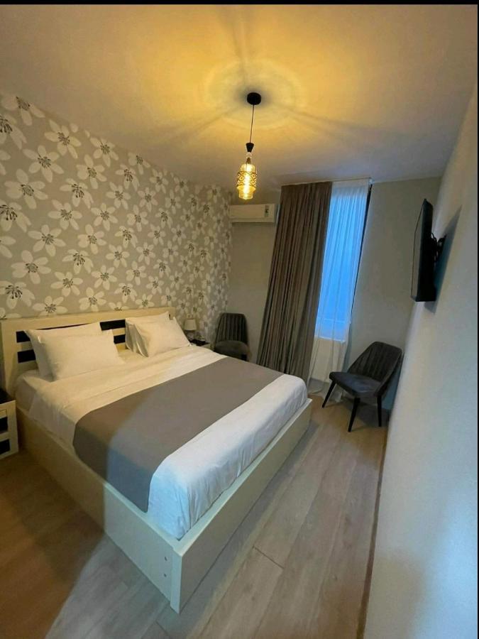 Vere Corner Hotel Tbilisi Bagian luar foto